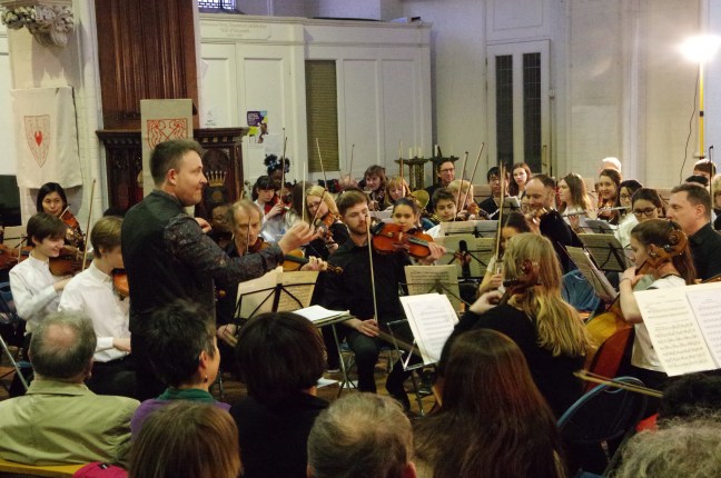 tom full orchestra concert